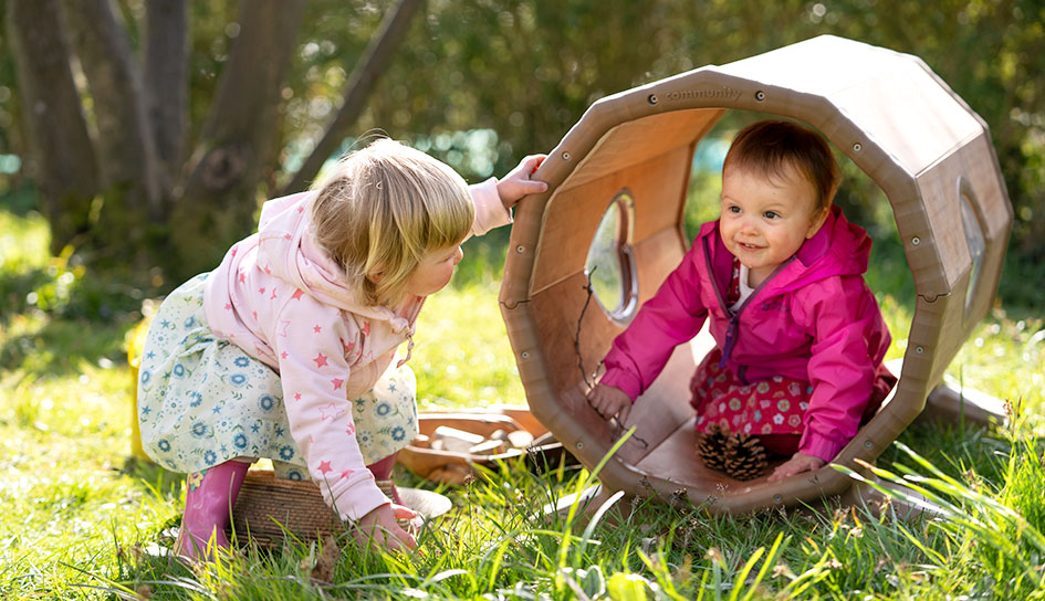 Two girls playing in an Outlast Tunnel.