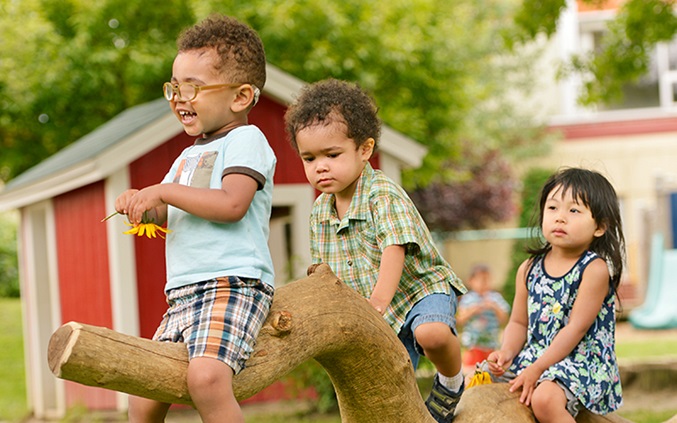 3 kids on log