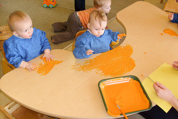 toddlers finger painting