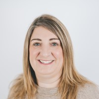 Laura Tingey headshot