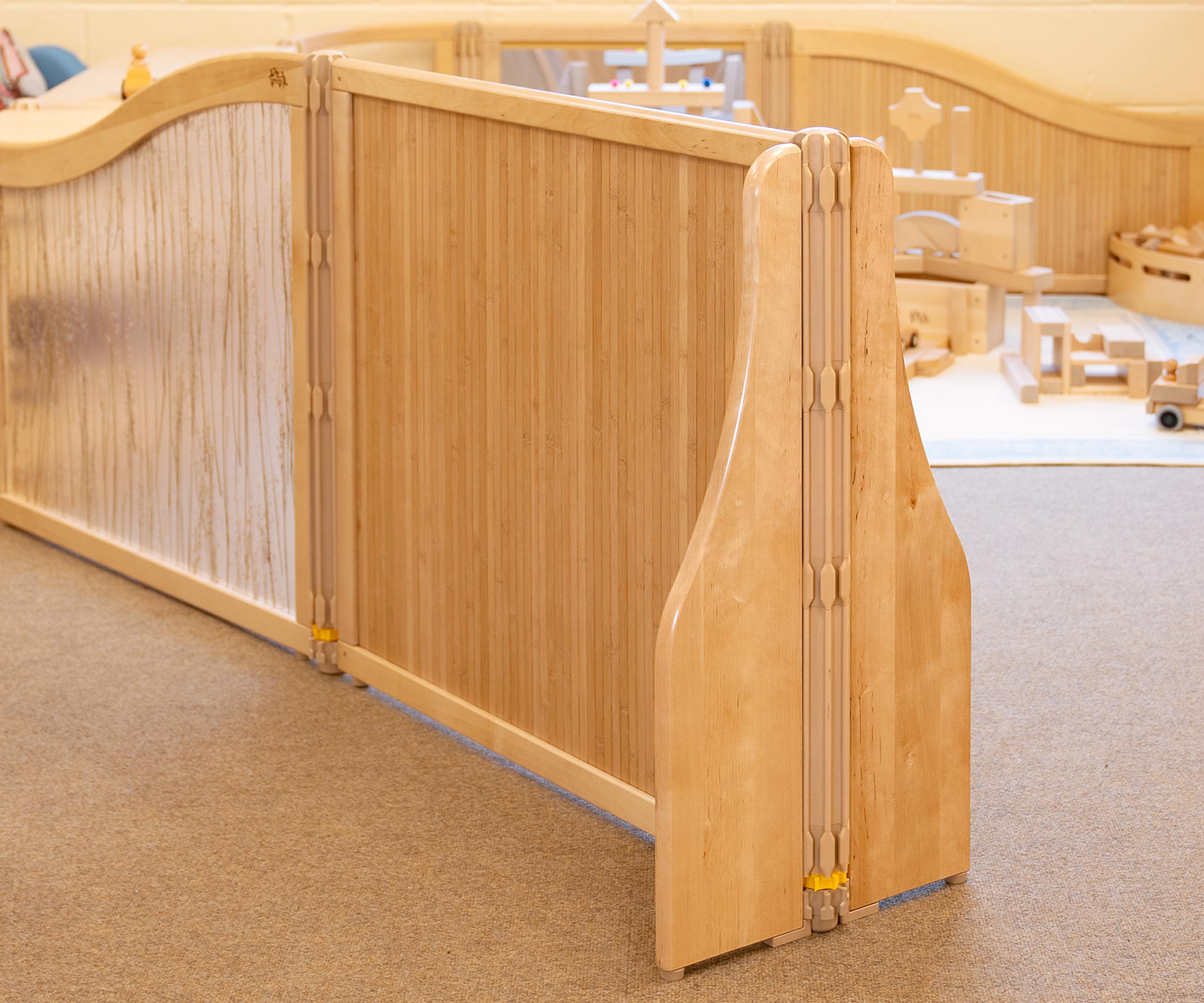 Roomscapes wings stabilising a panel.