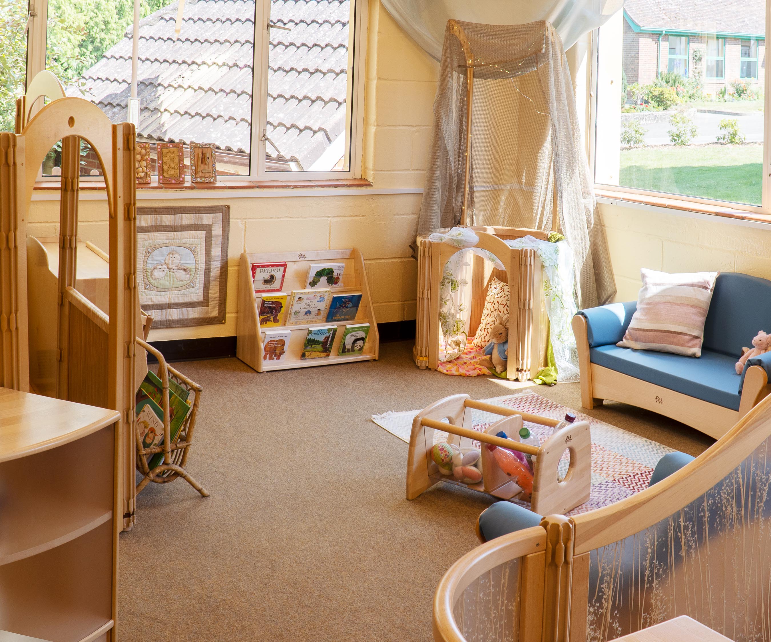 F381 Toddler book display 2