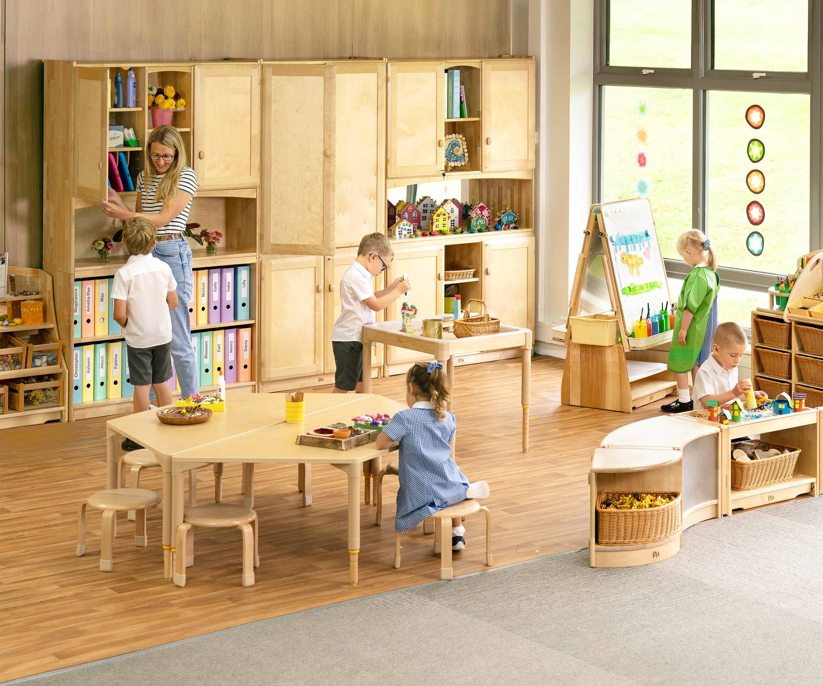 Classroom with wall cupboards