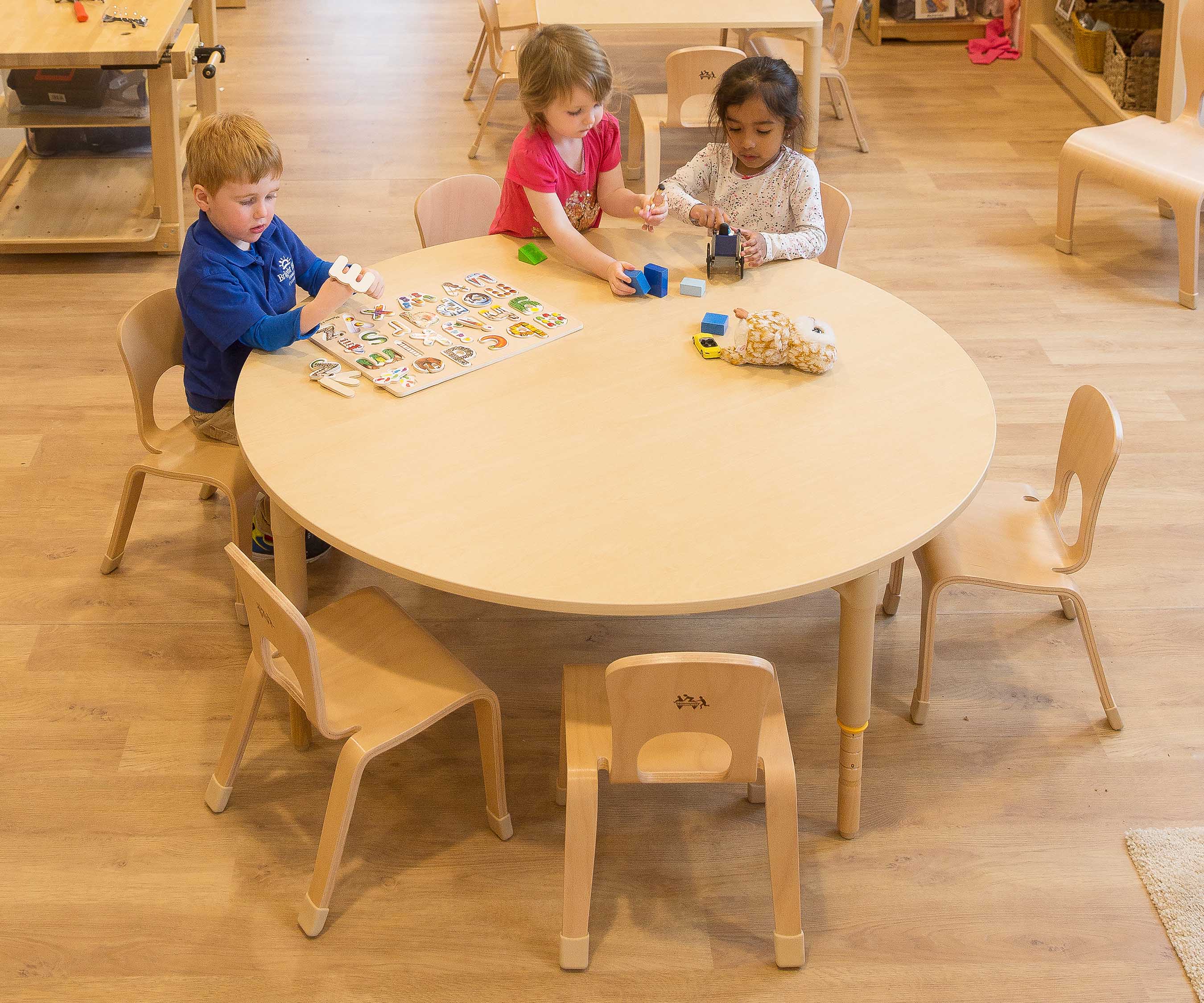 Round table shop for children