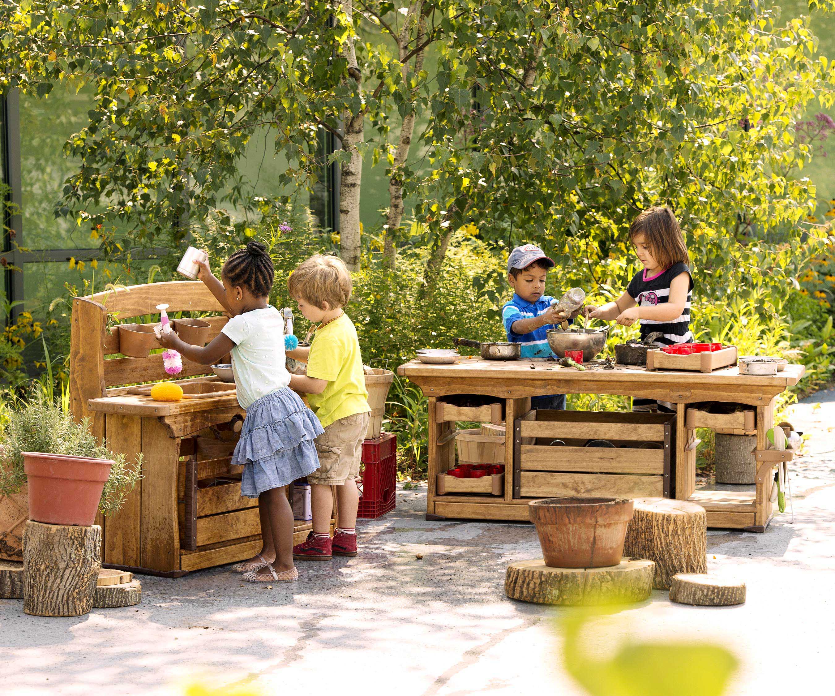 Baby 2025 mud kitchen