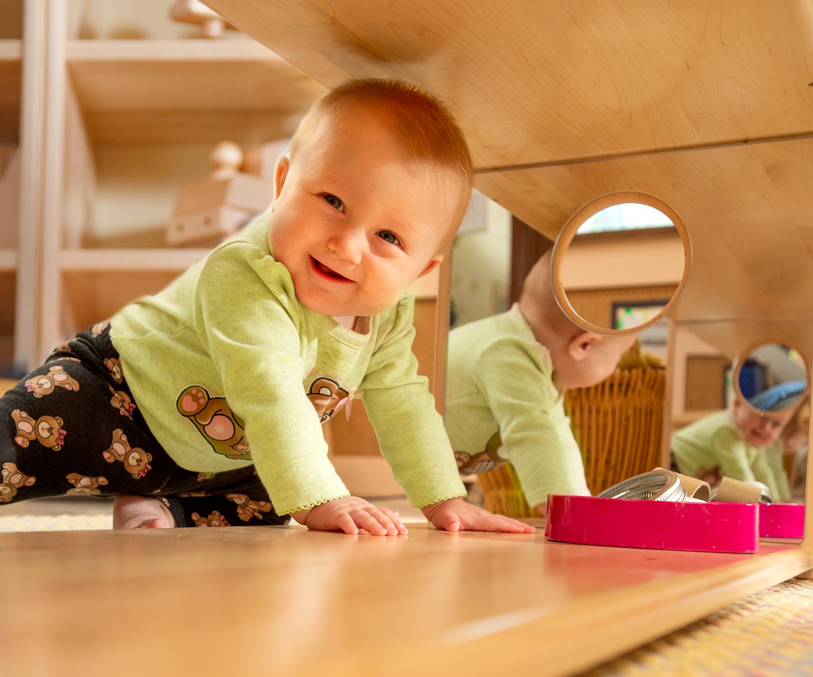 F611 Baby shelf 94 x 41 cm in use2