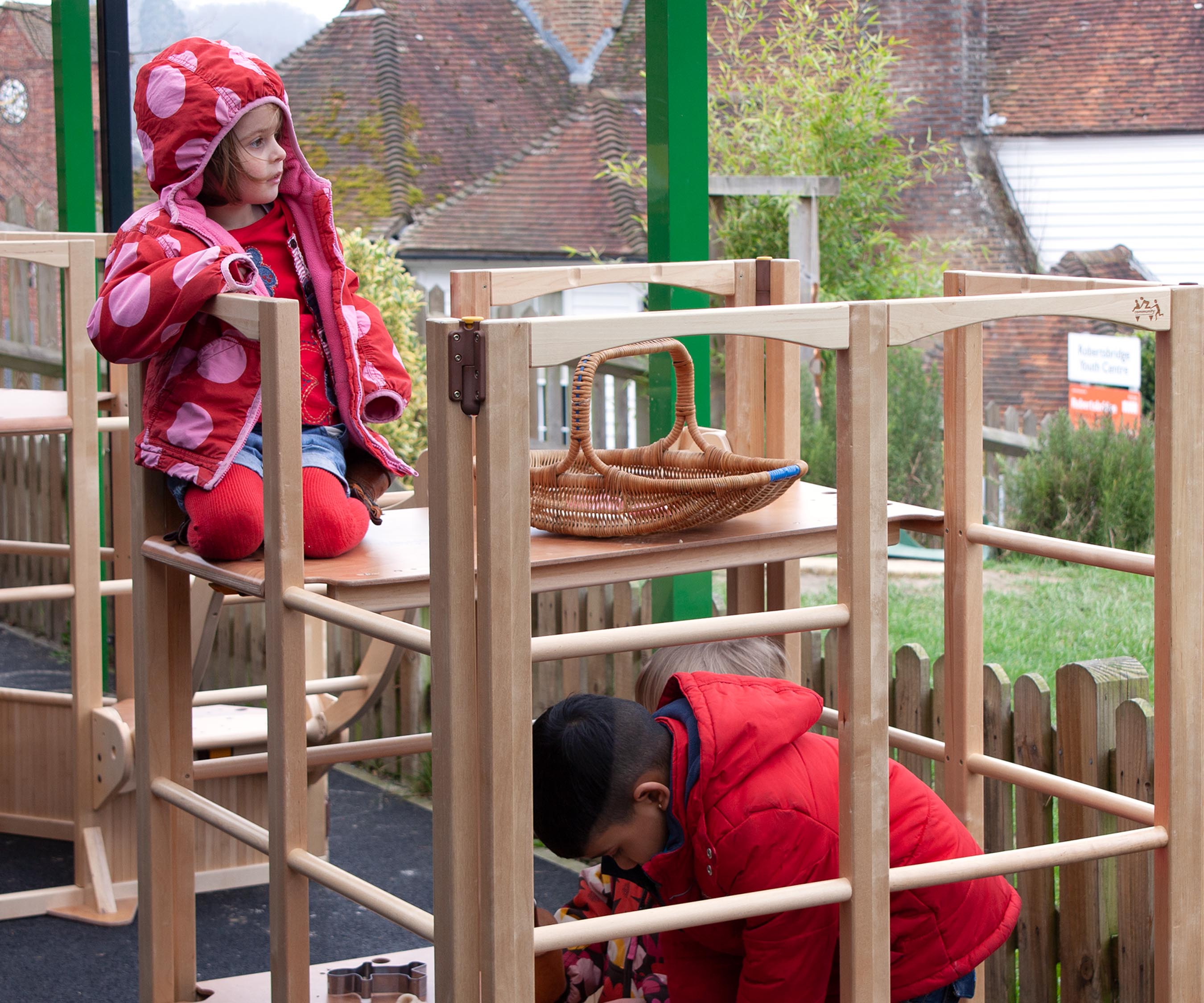 V885 Grand PlayFrame 3