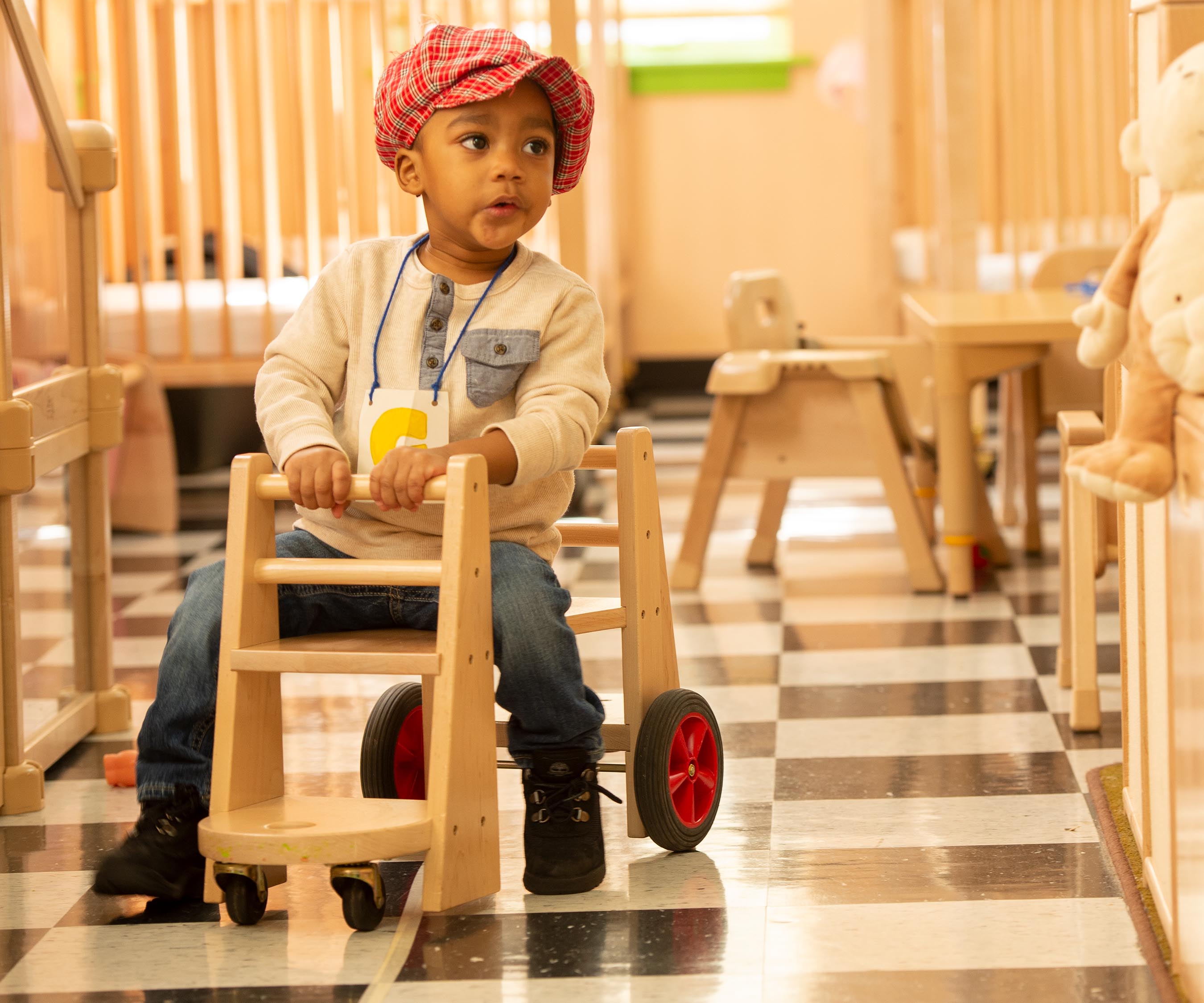 P60 Three Push me-pull me candid