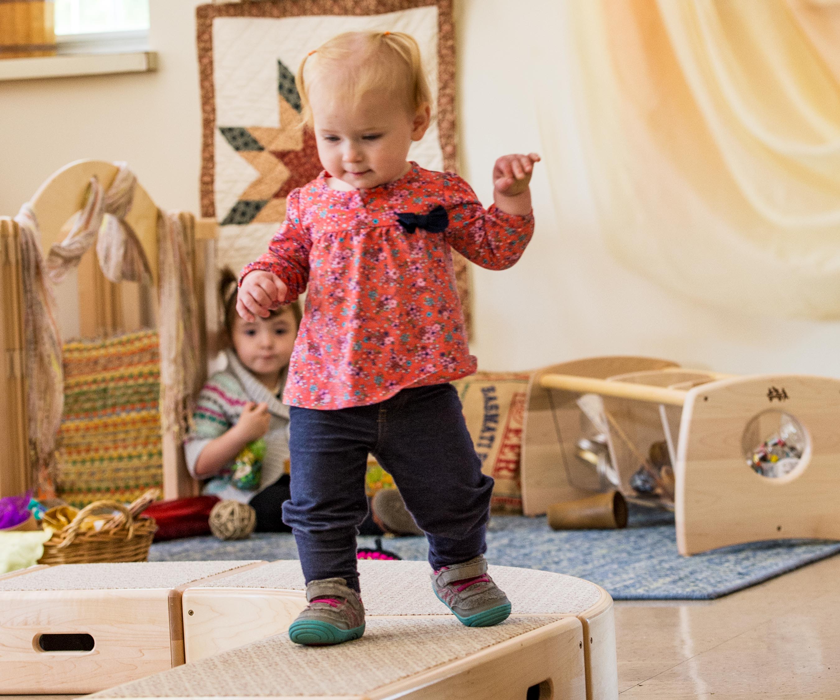 C917 ToddleBox, Large curve 2