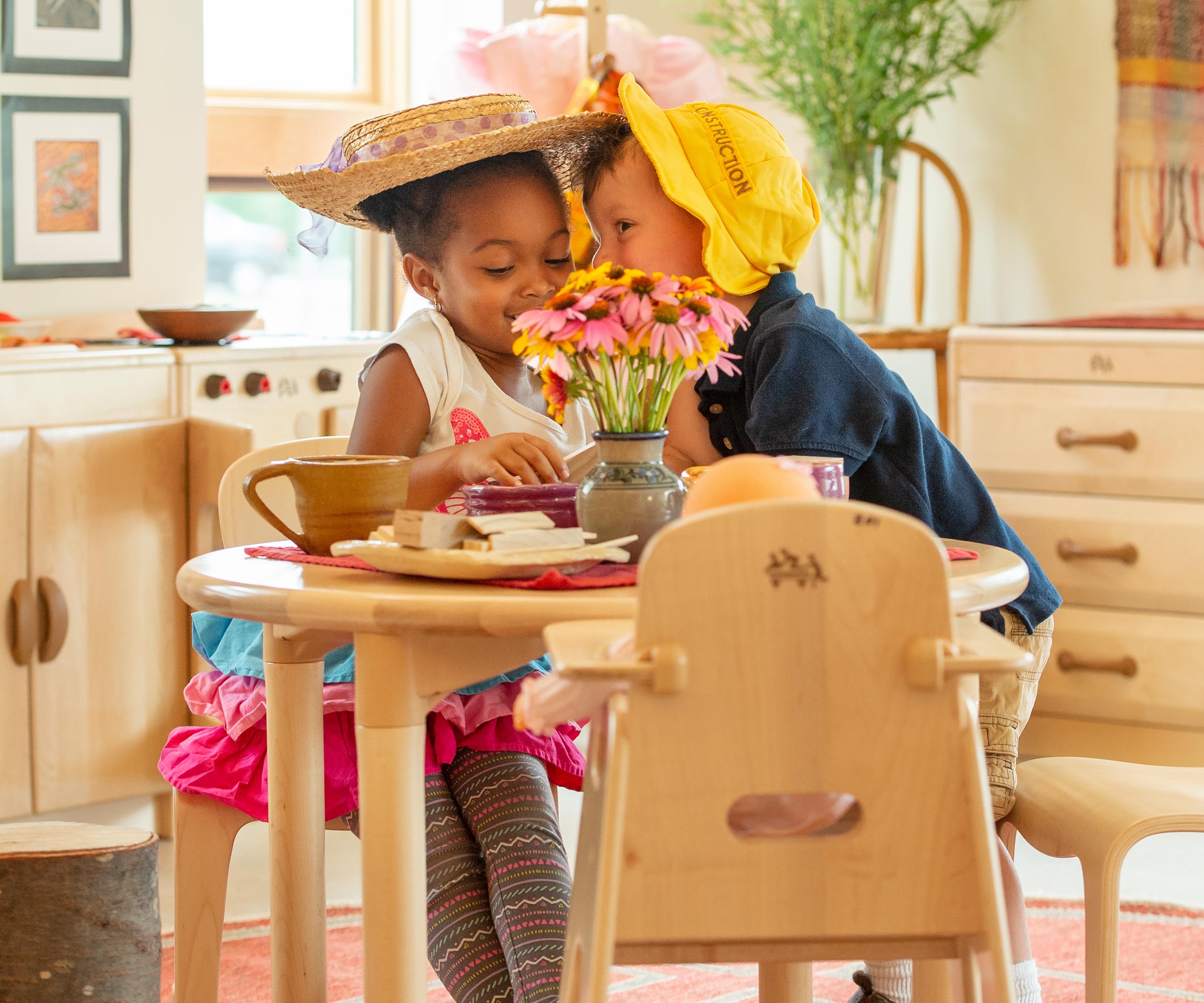 Kids round play table 2025