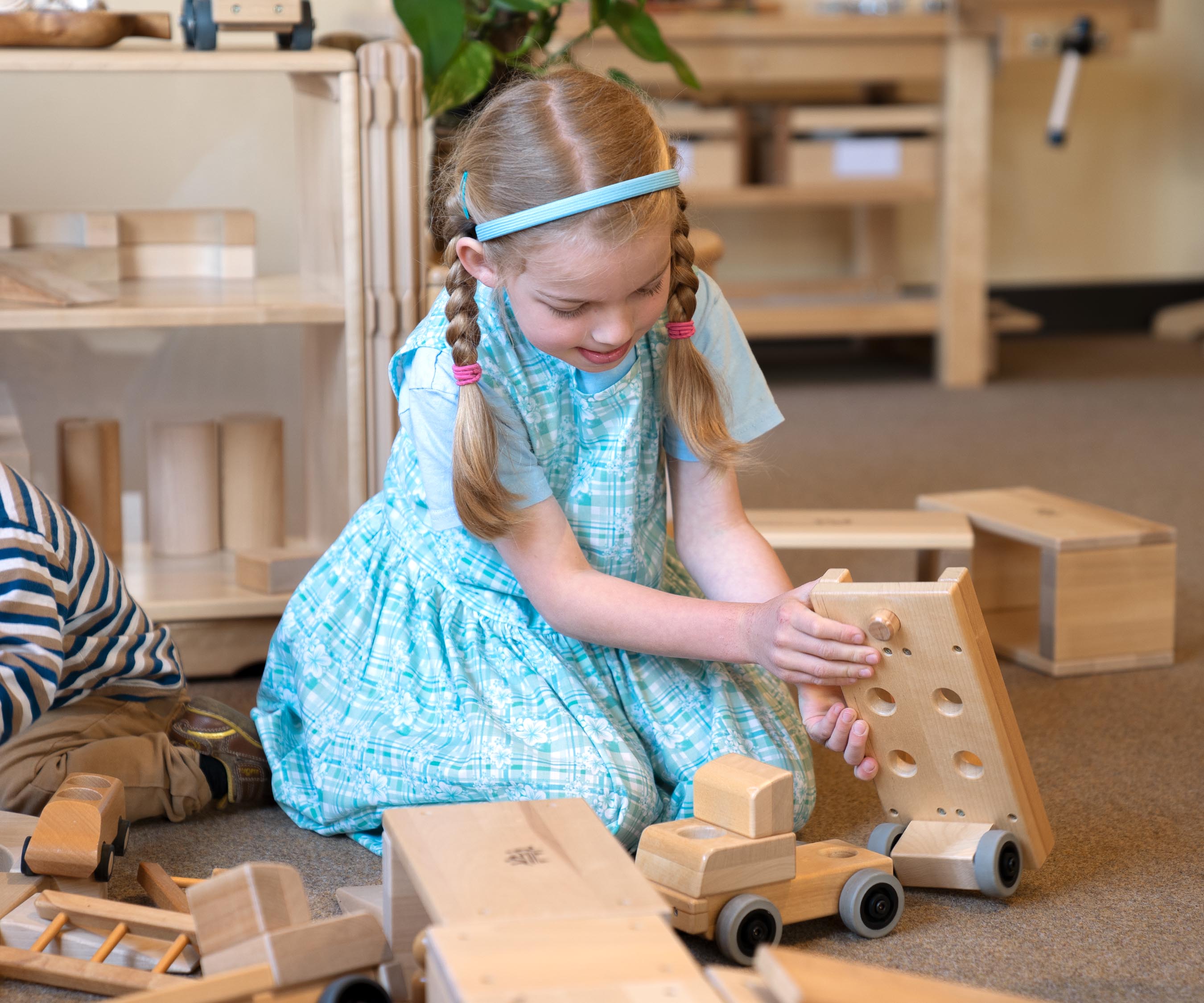 T77 Small fire truck 2